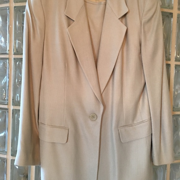 Suit - Picture 2 of 4